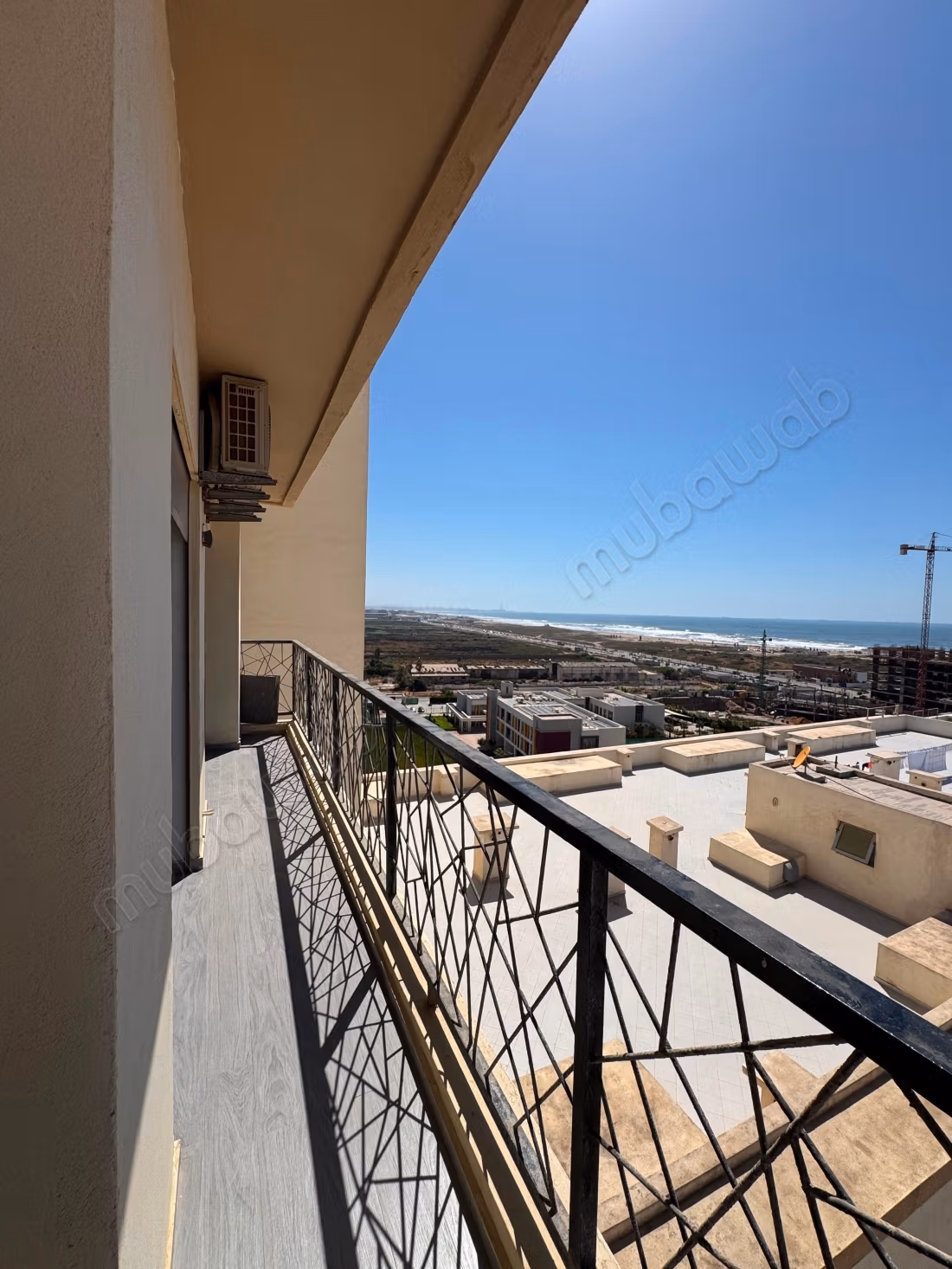 Appartement à louer en Centre Ville. 
Surface de 95 m². 
Ascenseur et terrasse