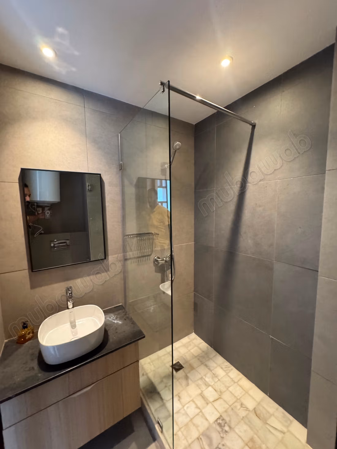 Appartement à louer en Centre Ville. 
Surface de 95 m². 
Ascenseur et terrasse