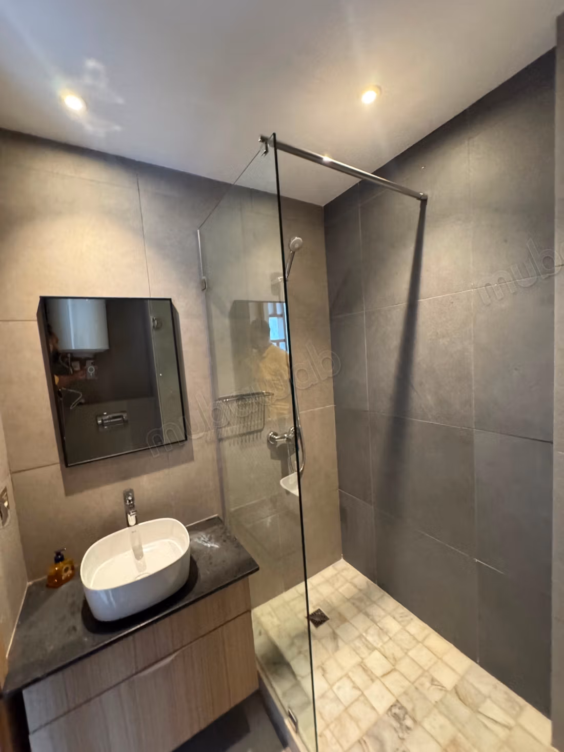 Appartement à louer en Centre Ville. 
Surface de 95 m². 
Ascenseur et terrasse
