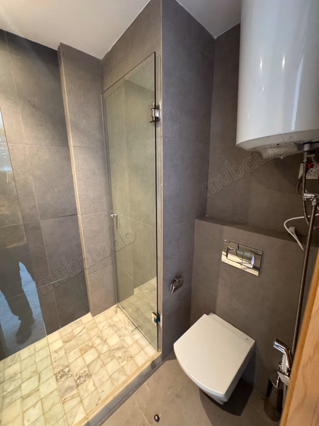 Appartement à louer en Centre Ville. 
Surface de 95 m². 
Ascenseur et terrasse