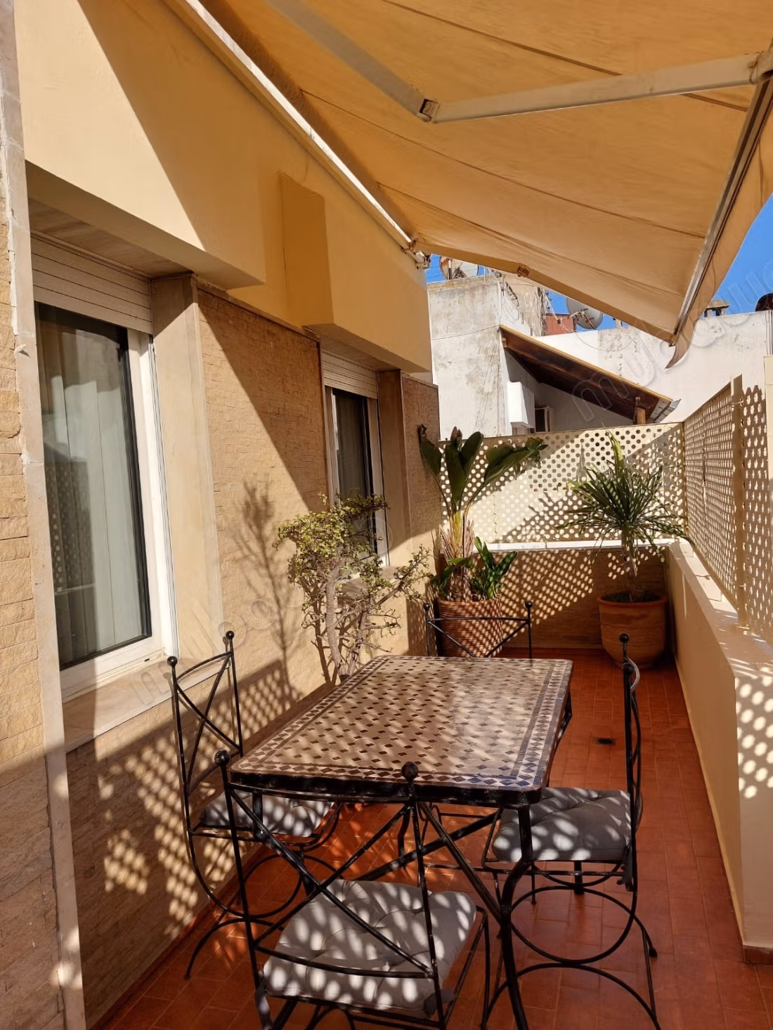 Appartamento arredato con terrazza in affitto