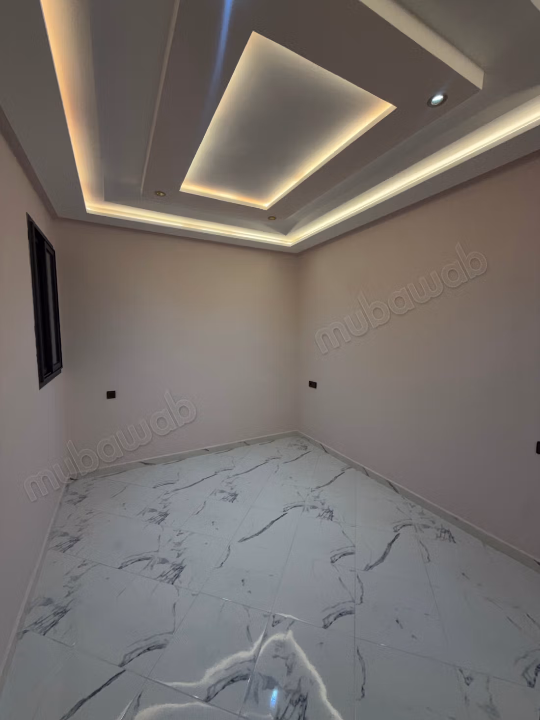 Superbe appartement à louer dans le quartier Bonjour. 2 excellentes chambres. Double vitrage et porte sécurisée