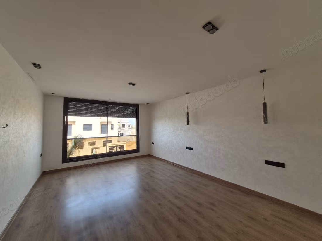 VILLA de LUXE à vendre à TARGA. 5chbres. 384m2 avec piscine