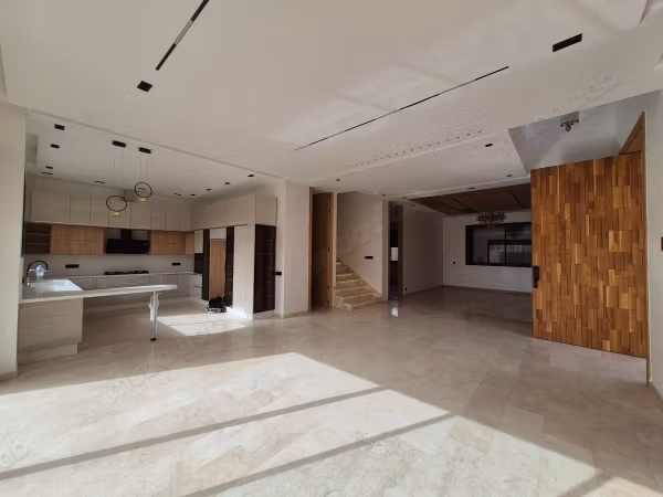 VILLA de LUXE à vendre à TARGA. 5chbres. 384m2 avec piscine
