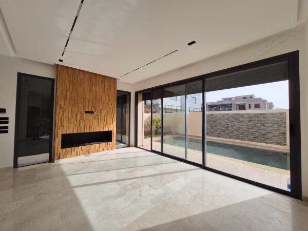 VILLA de LUXE à vendre à TARGA. 5chbres. 384m2 avec piscine
