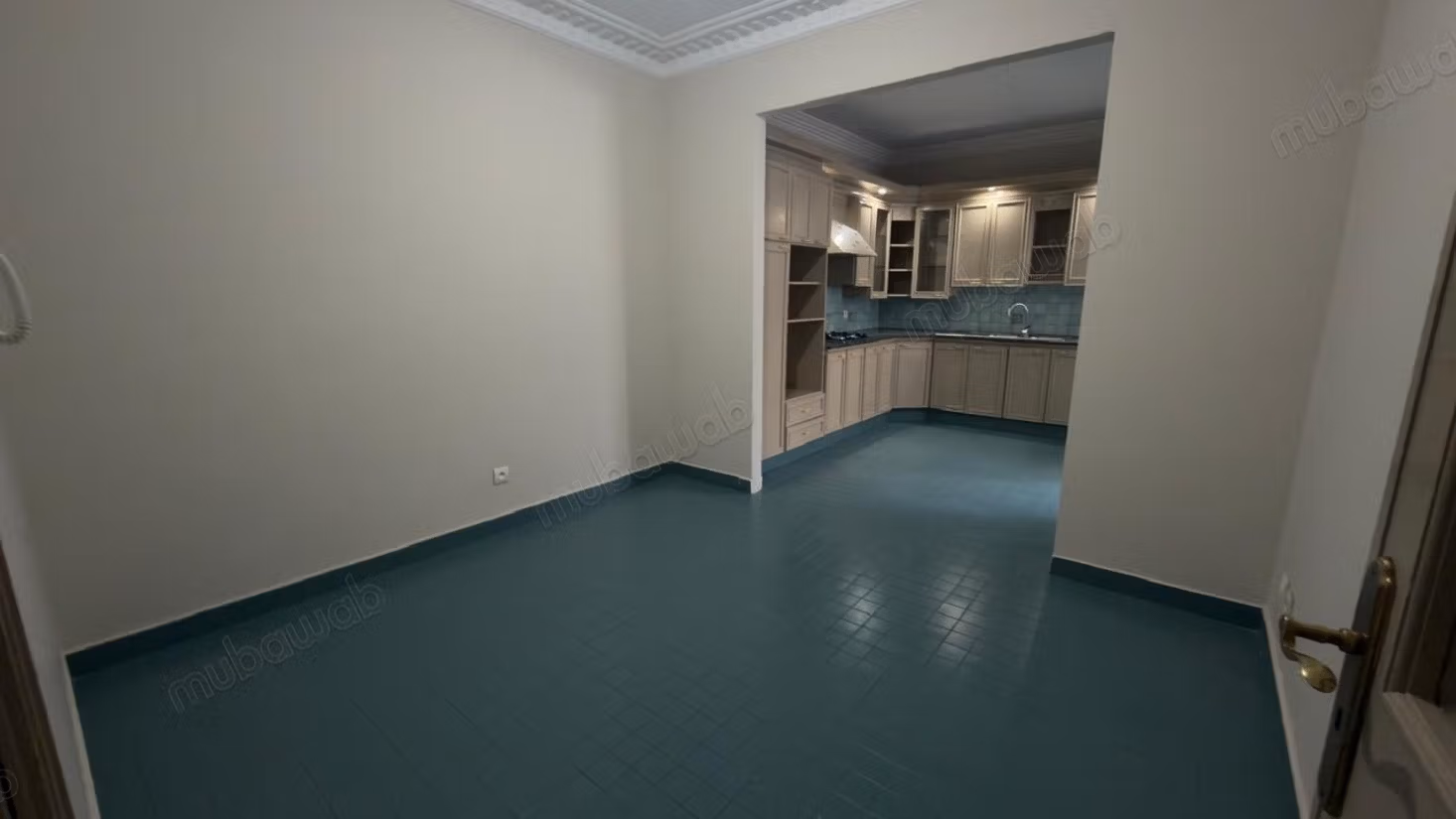 Bel appartement à vendre à Racine. 
3 grandes pièces. 
Porte blindée et résidence sécurisée
