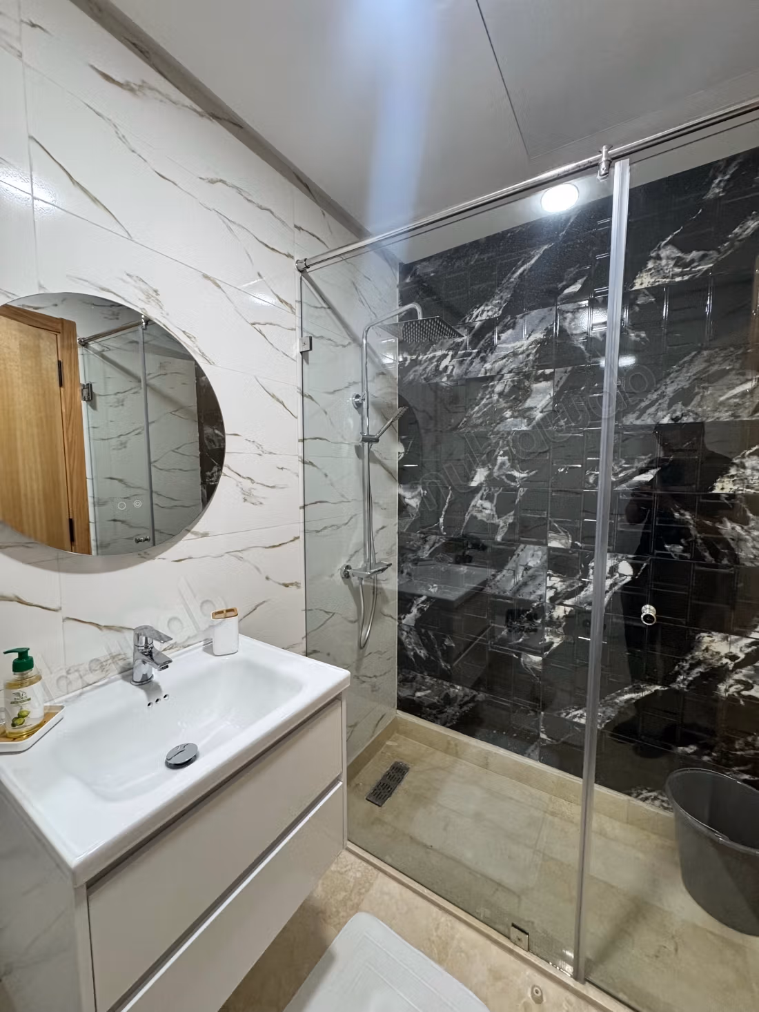 Studio meublé neuf à proximité de Sheikh Khalifa