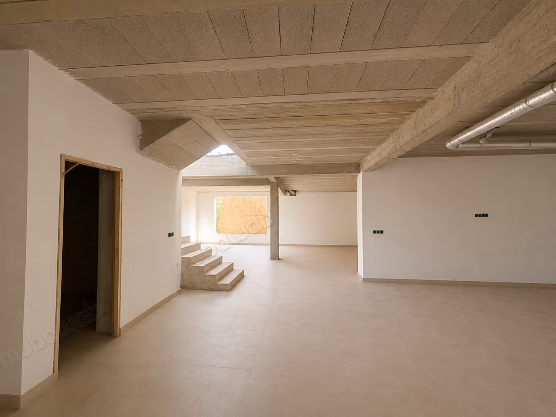 Luxury villa for sale in Route d'Ourika. 3 large living areas. Green area, Balcony