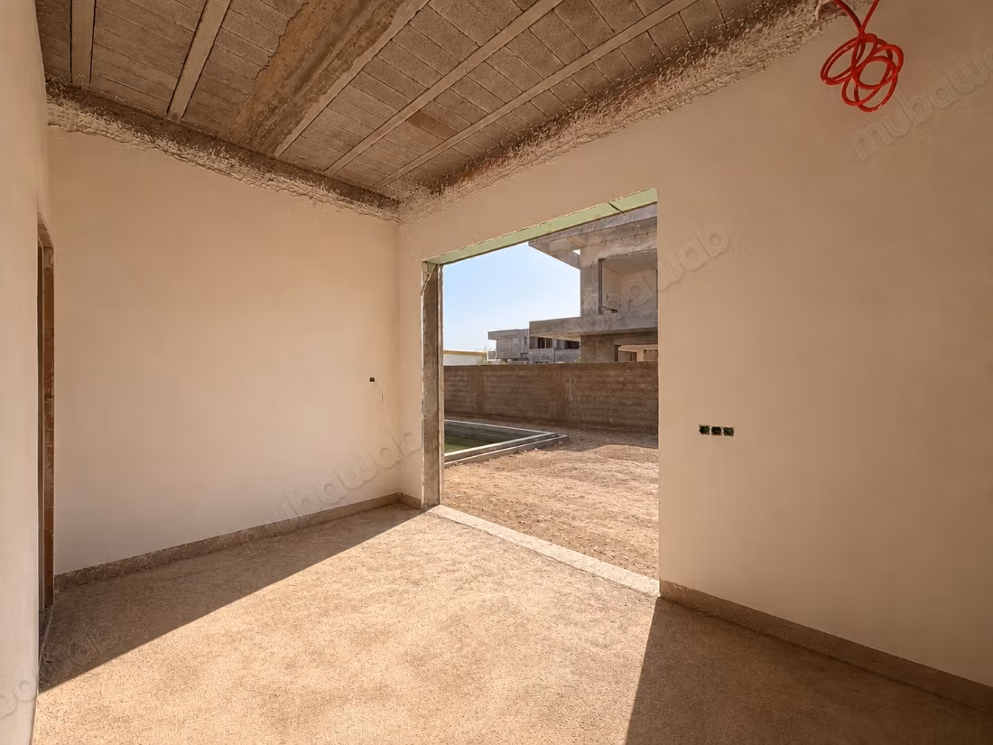 Luxury villa for sale in Route d'Ourika. 3 large living areas. Green area, Balcony