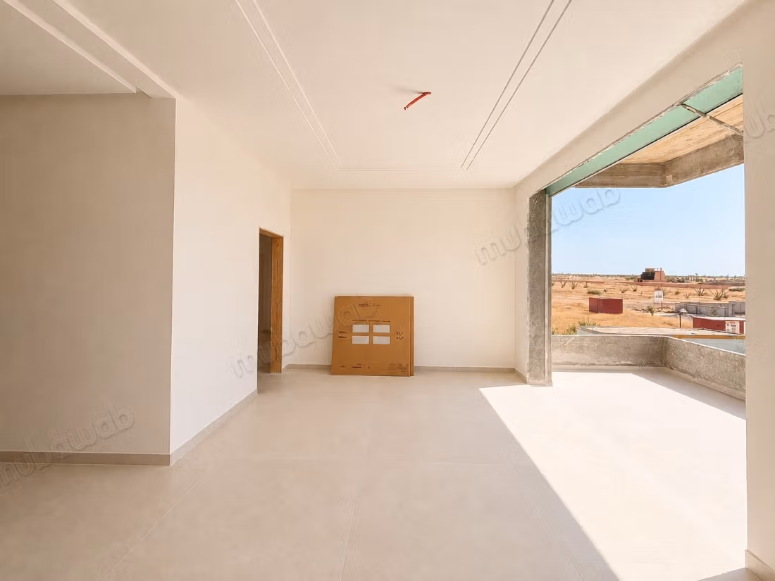 Luxury villa for sale in Route d'Ourika. 3 large living areas. Green area, Balcony