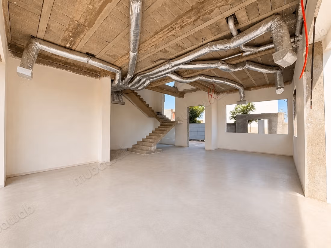 Luxury villa for sale in Route d'Ourika. 3 large living areas. Green area, Balcony