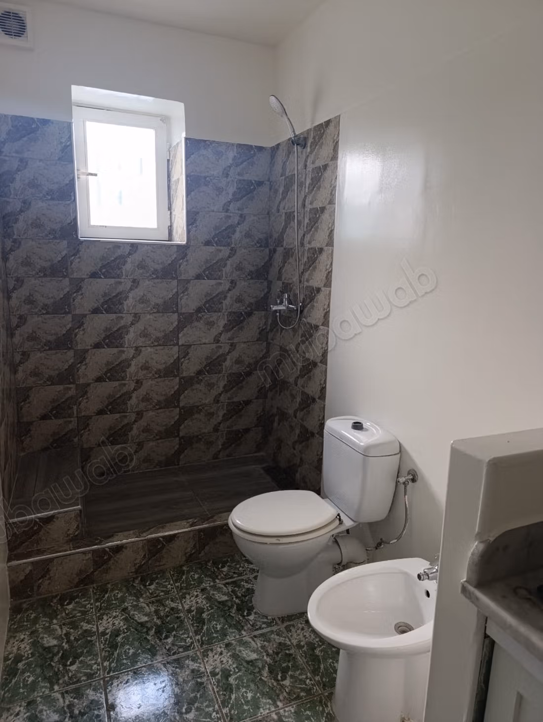 Villa de luxe à louer à Oasis.
Surface de 200 m².
Jardin et terrasse