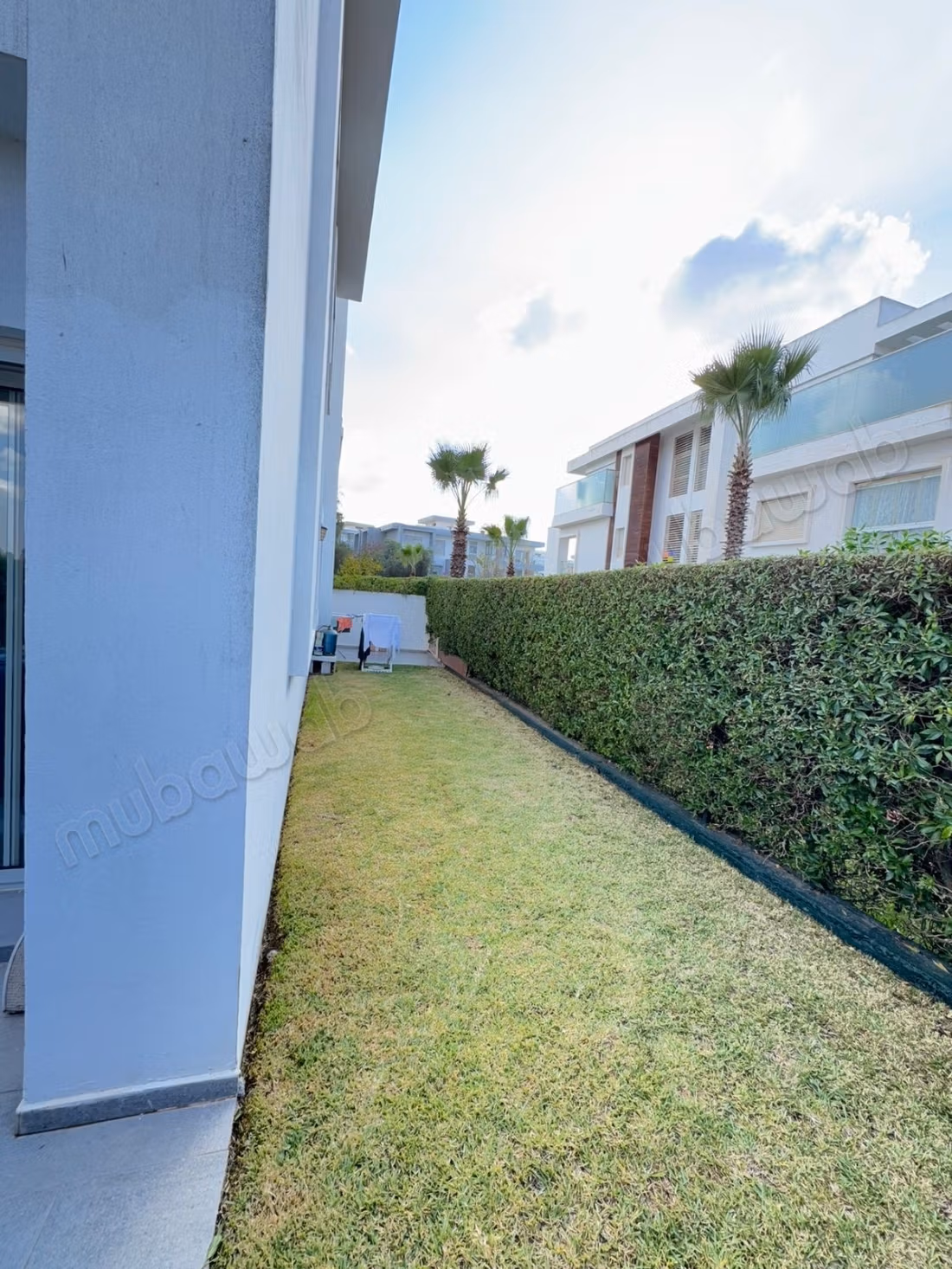 Location d’un superbe rez de jardin vide à Prestigia Bouskou...