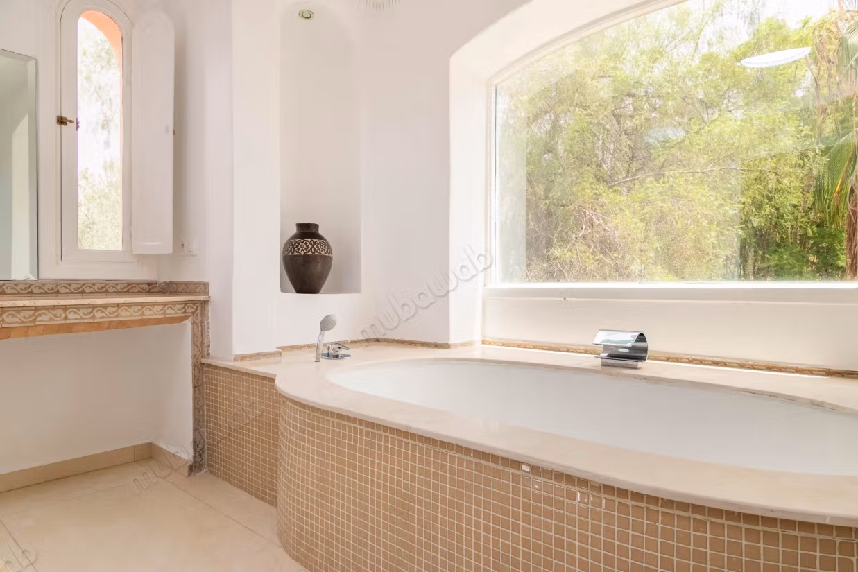 Villa 8 habitaciones — 580 m² sobre 8,000 m² de terreno