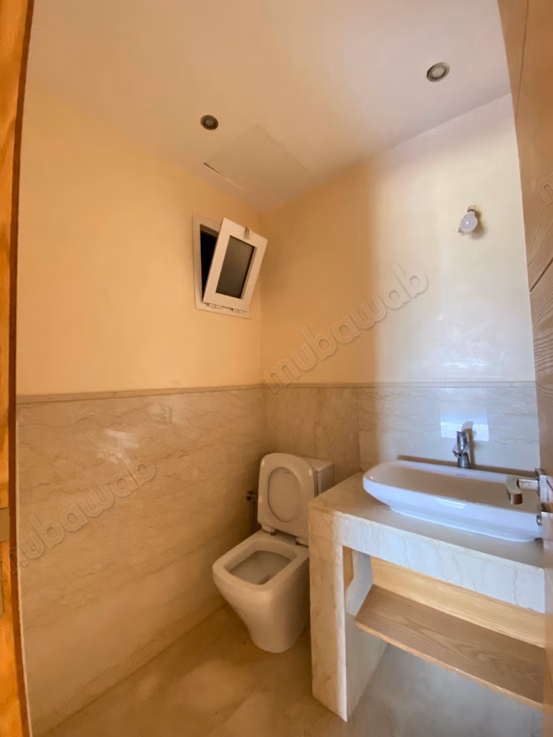 Appartement en location à Souissi. 3 chambres agréables. Ascenseur et terrasse