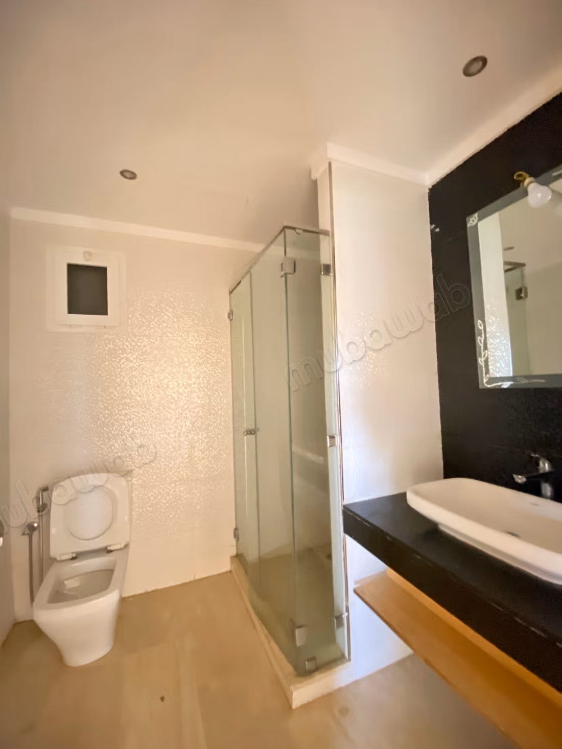 Appartement en location à Souissi. 3 chambres agréables. Ascenseur et terrasse