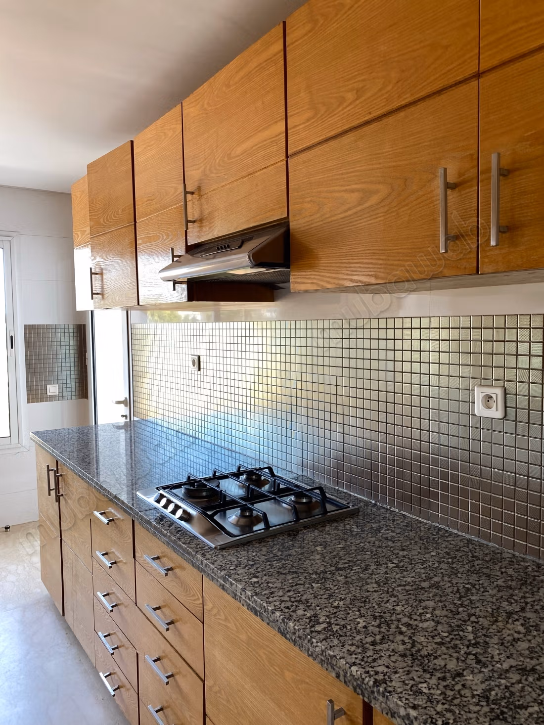 Appartement en location à Souissi. 3 chambres agréables. Ascenseur et terrasse