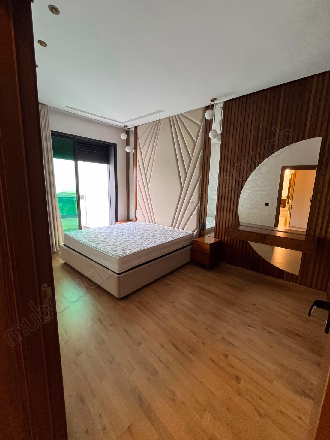 Appartement en location à Californie. 
3 pièces confortables. 
Meublé