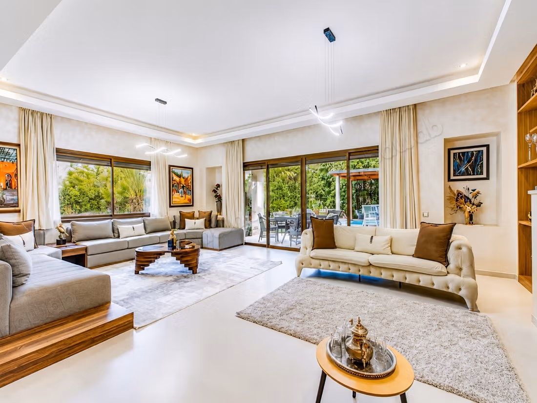 Villa de 745m², en résidence Golfique