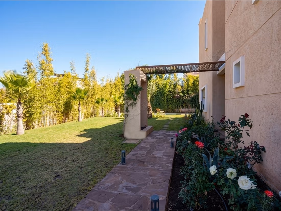 Villa de 745m², en résidence Golfique