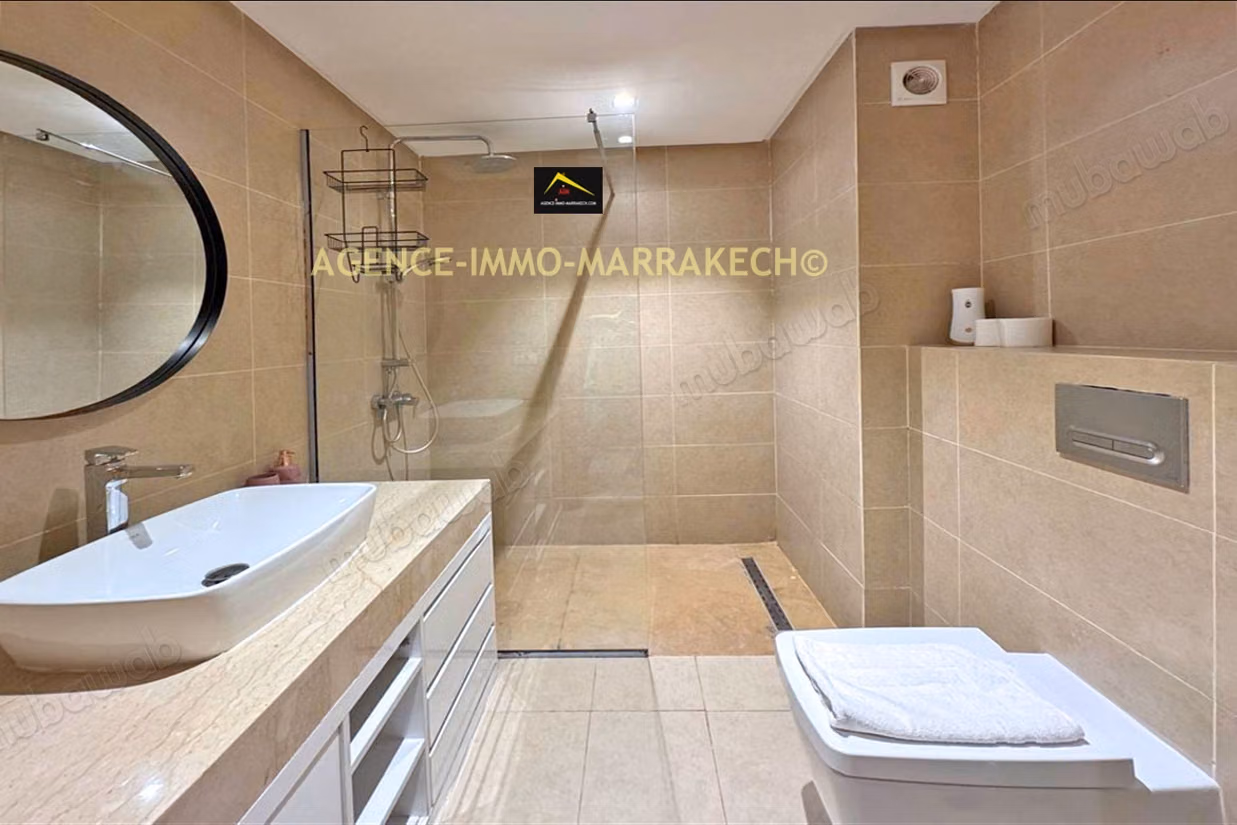 Villa de 745m², en résidence Golfique, avec VNA