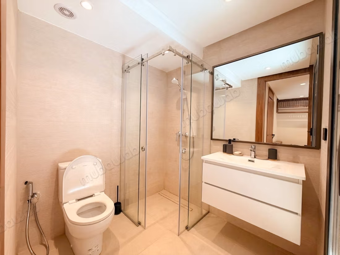 Contemporary villa golf Al Maaden
