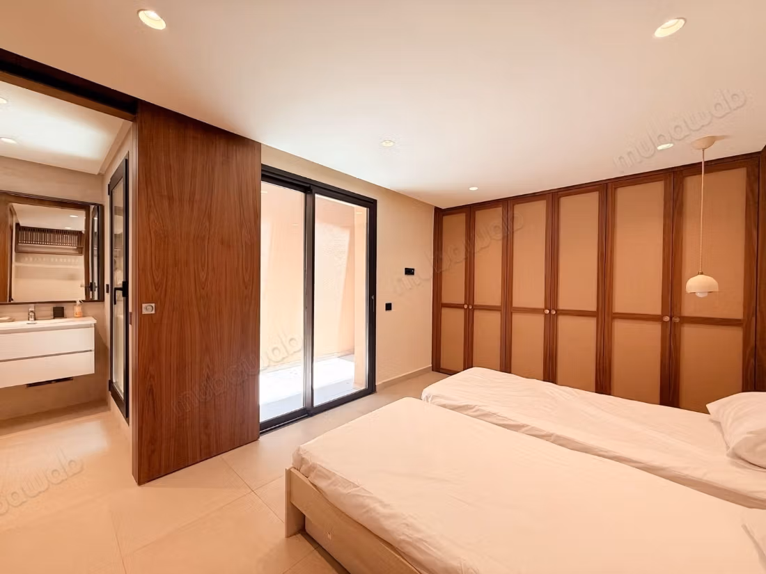 Contemporary villa golf Al Maaden