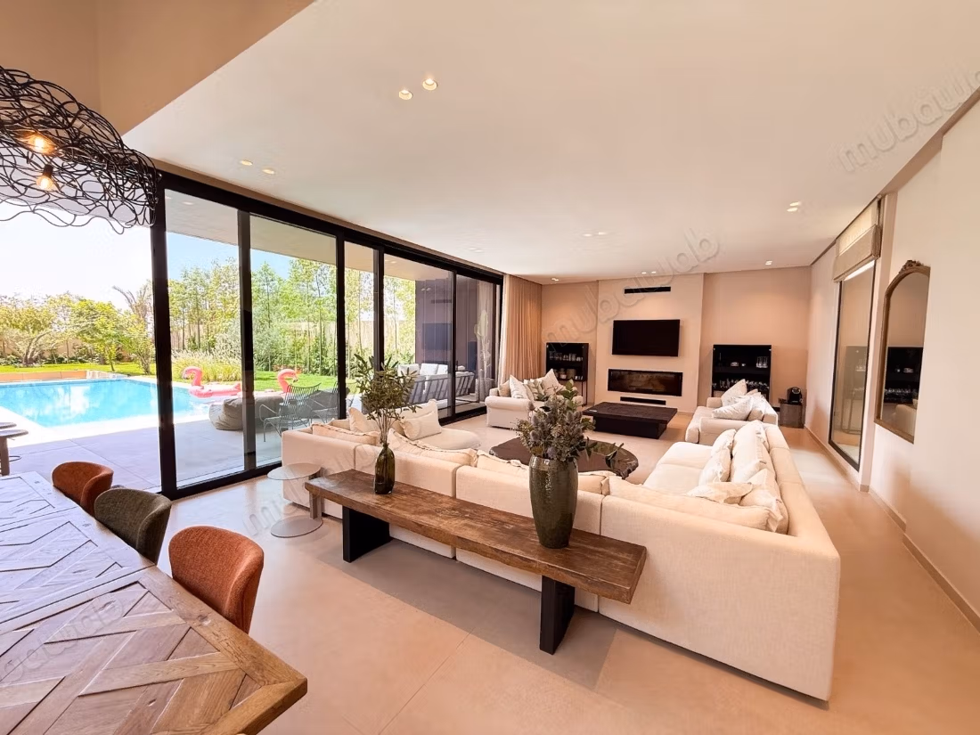 Contemporary villa golf Al Maaden