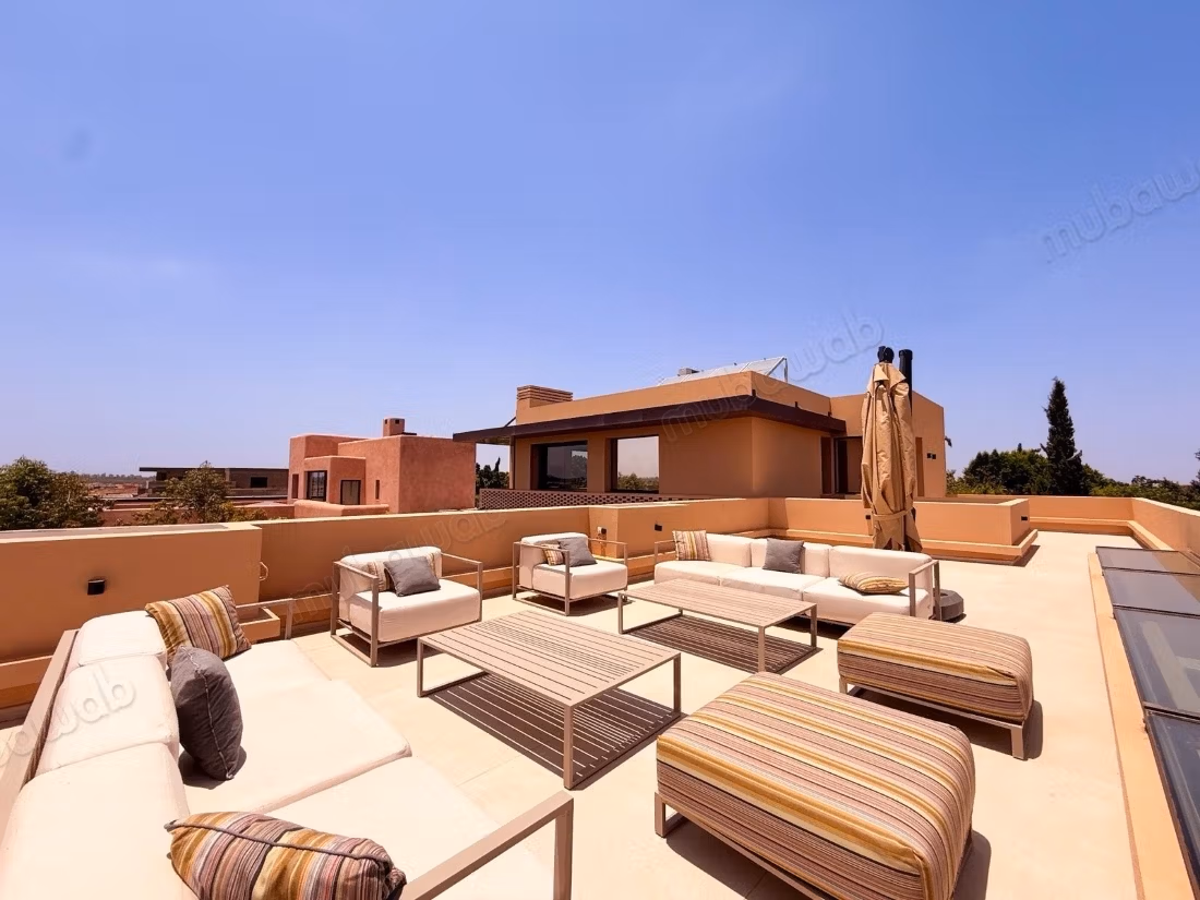 Contemporary villa golf Al Maaden