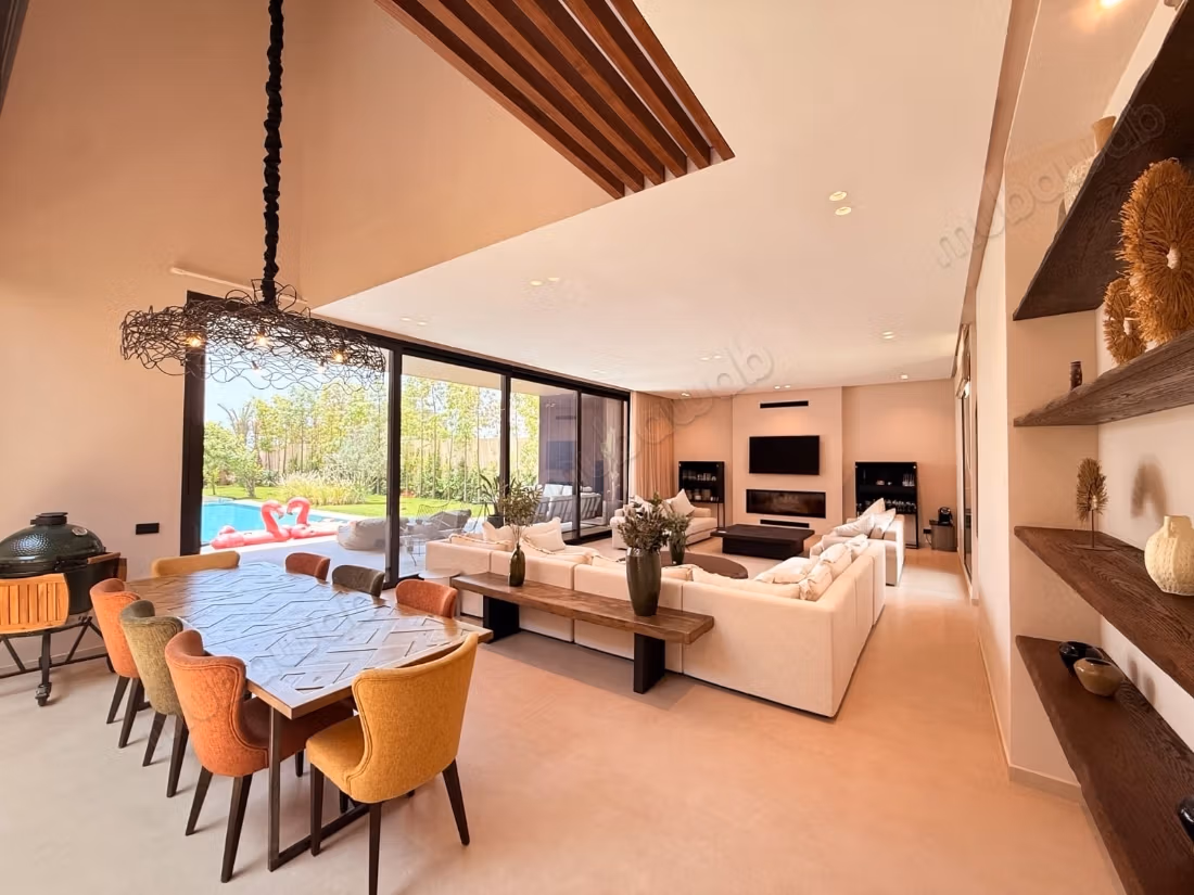 Contemporary villa golf Al Maaden