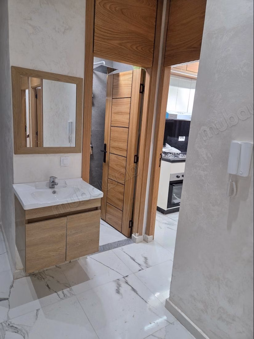 Appartement neuf haut sta. Idéal étudiants tram gare