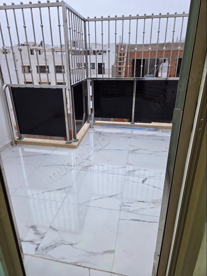 Appartement neuf haut sta. Idéal étudiants tram gare