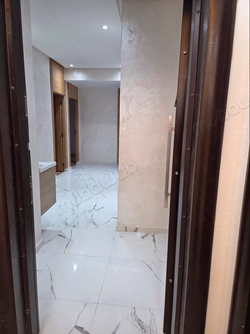 Appartement neuf haut sta. Idéal étudiants tram gare
