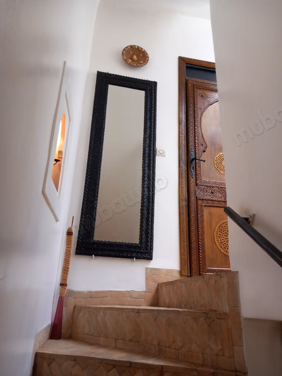Pretty small furnished riad in the medina for investment