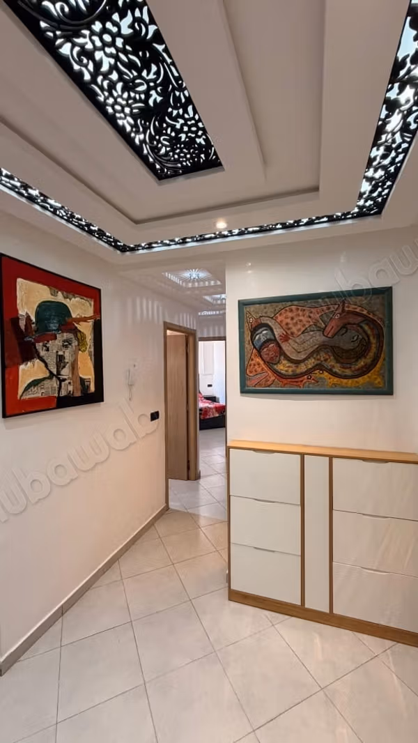 Bel appartement en location à Anza. 1 Pièce. Salon européen
