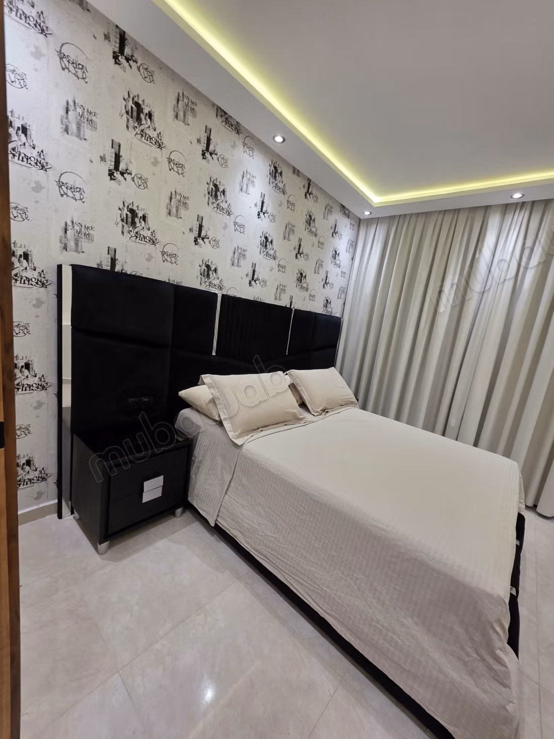 Bel appartement en location à Mozart. 
Surface de 124 m². 
Meublé