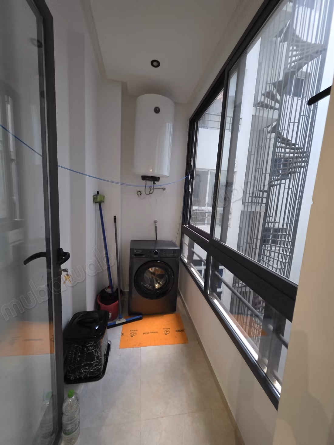 Bel appartement en location à Mozart. 
Surface de 124 m². 
Meublé