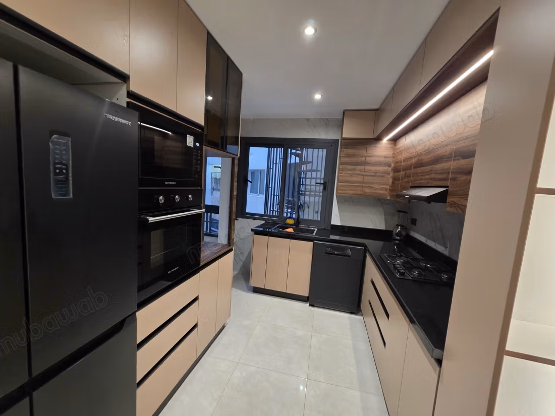 Bel appartement en location à Mozart. 
Surface de 124 m². 
Meublé
