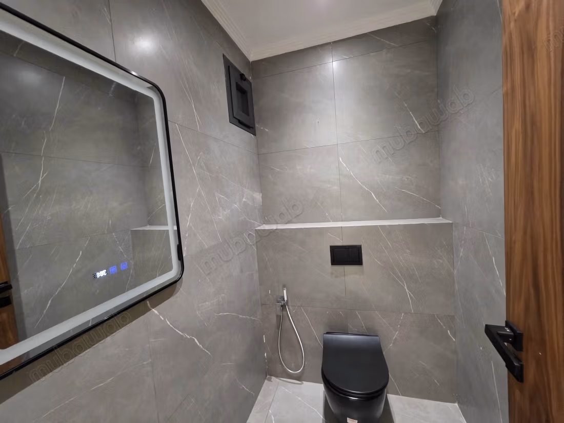 Bel appartement en location à Mozart. 
Surface de 124 m². 
Meublé