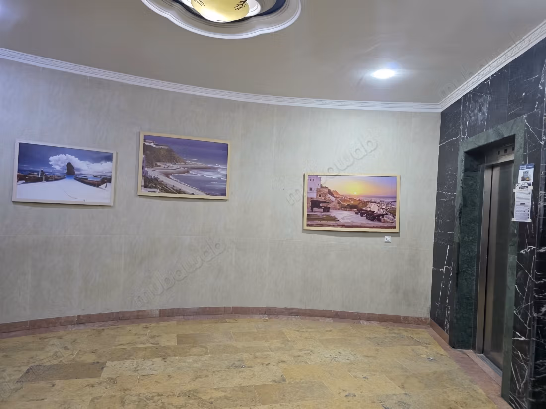 Bel appartement en location à Mozart. 
Surface de 124 m². 
Meublé