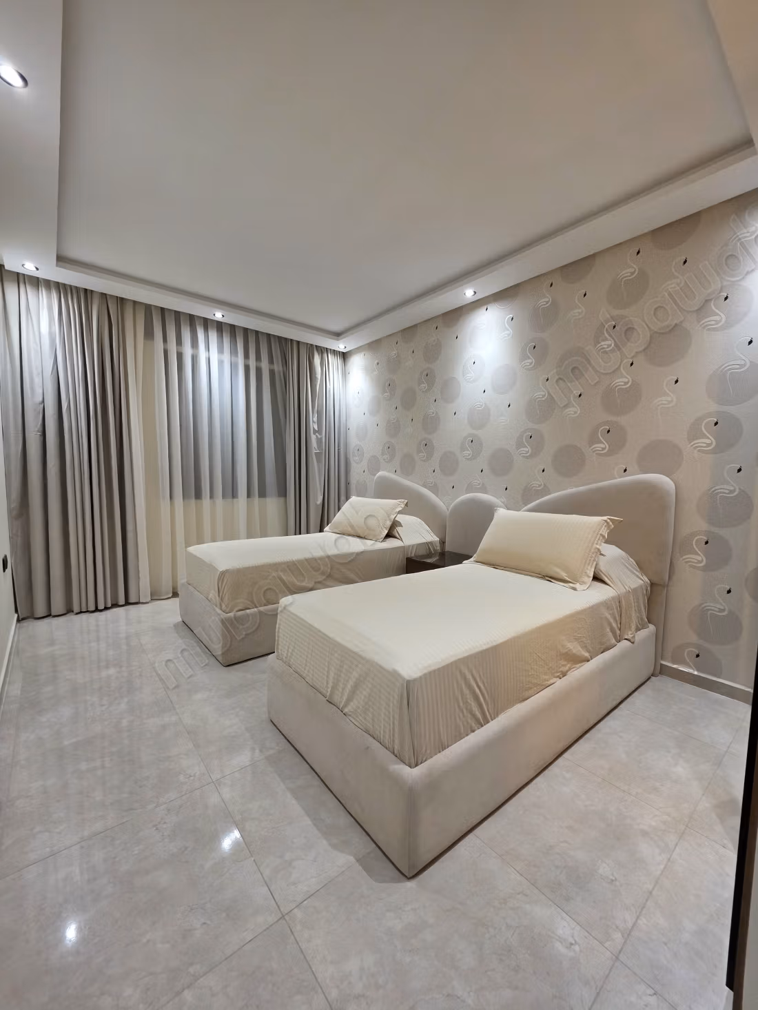 Bel appartement en location à Mozart. 
Surface de 124 m². 
Meublé