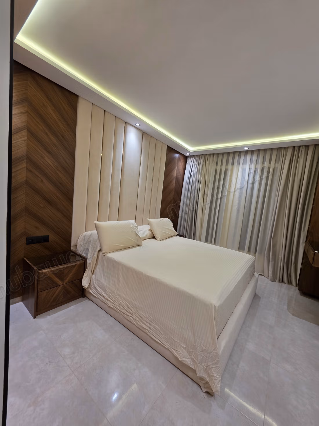 Bel appartement en location à Mozart. 
Surface de 124 m². 
Meublé