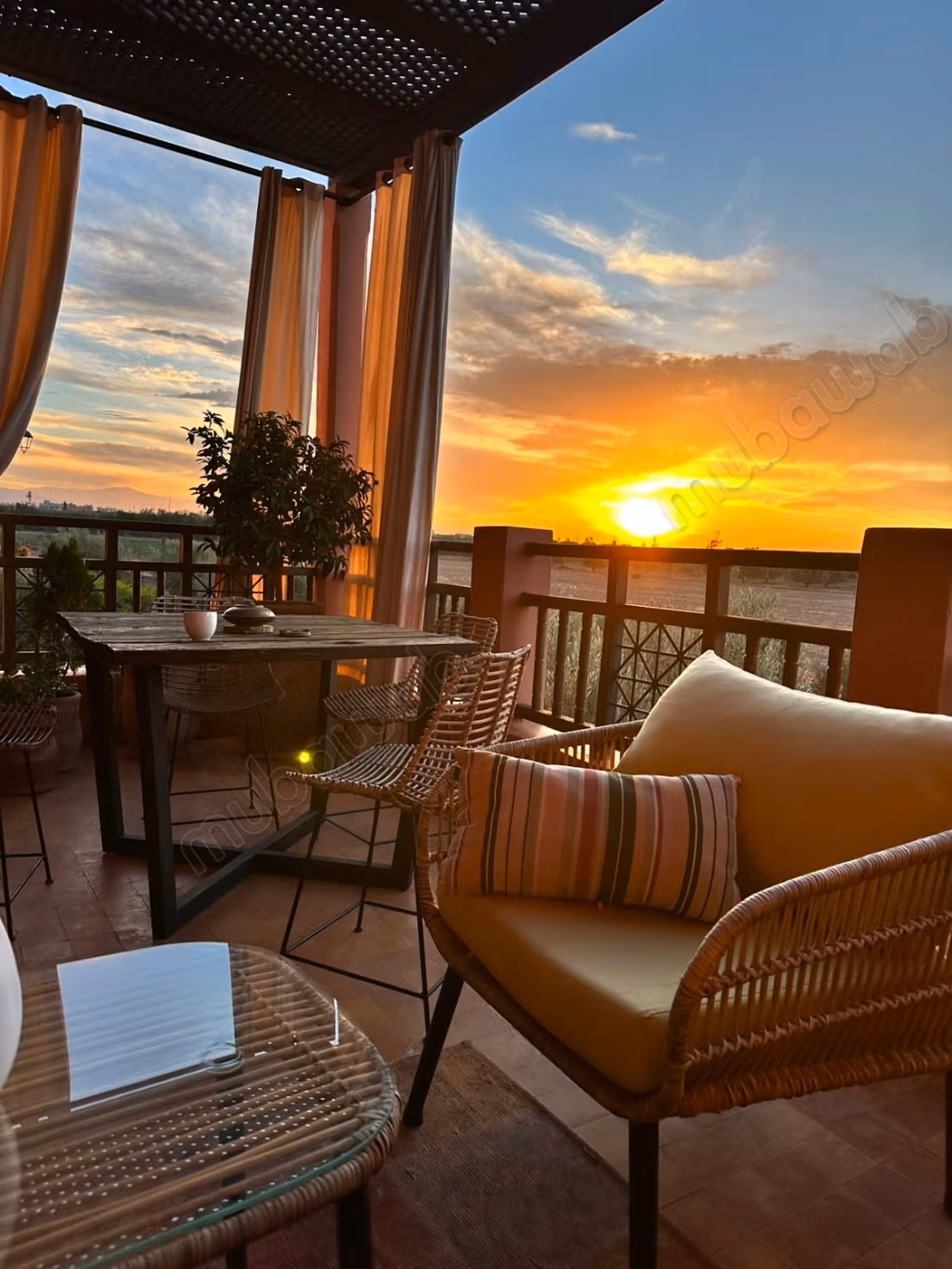 Hermoso apartamento en venta en la Route de l'Ourika. Superficie de 105 m². Amueblado