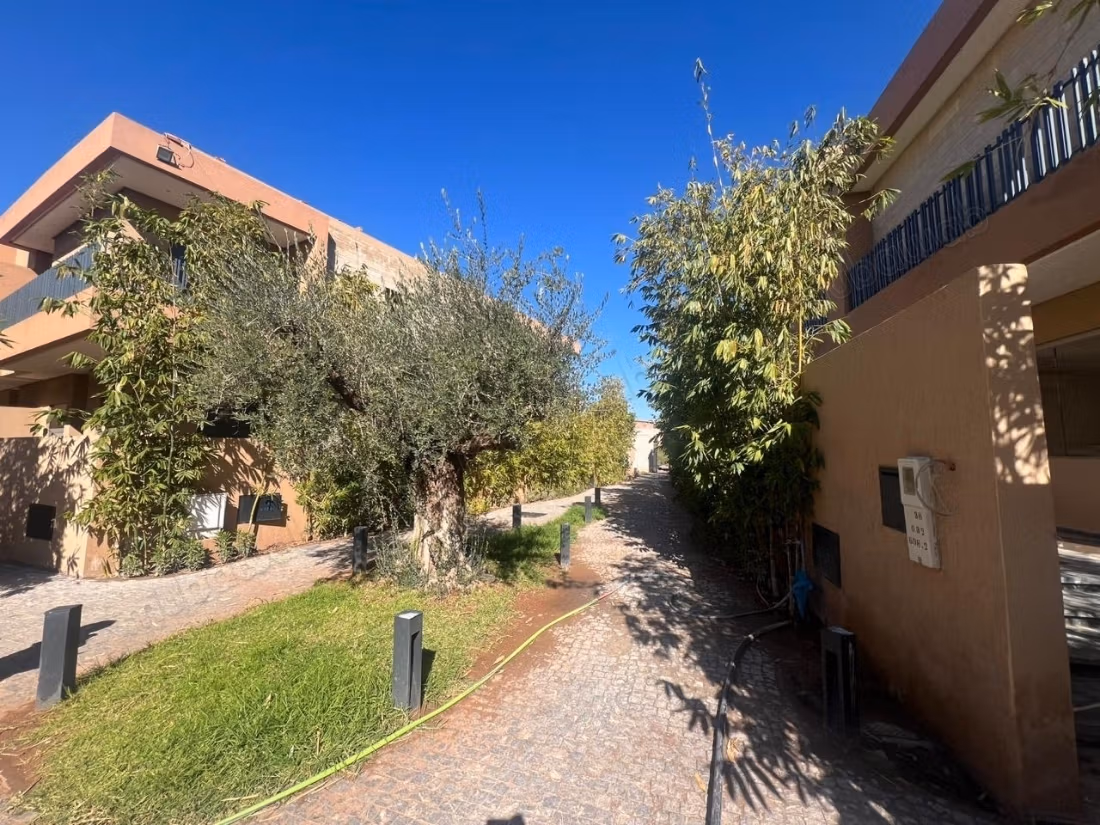 Magnifica villa a Chrifia. 2 camere confortevoli. Ascensore e posti auto e giardino di 150m2.
