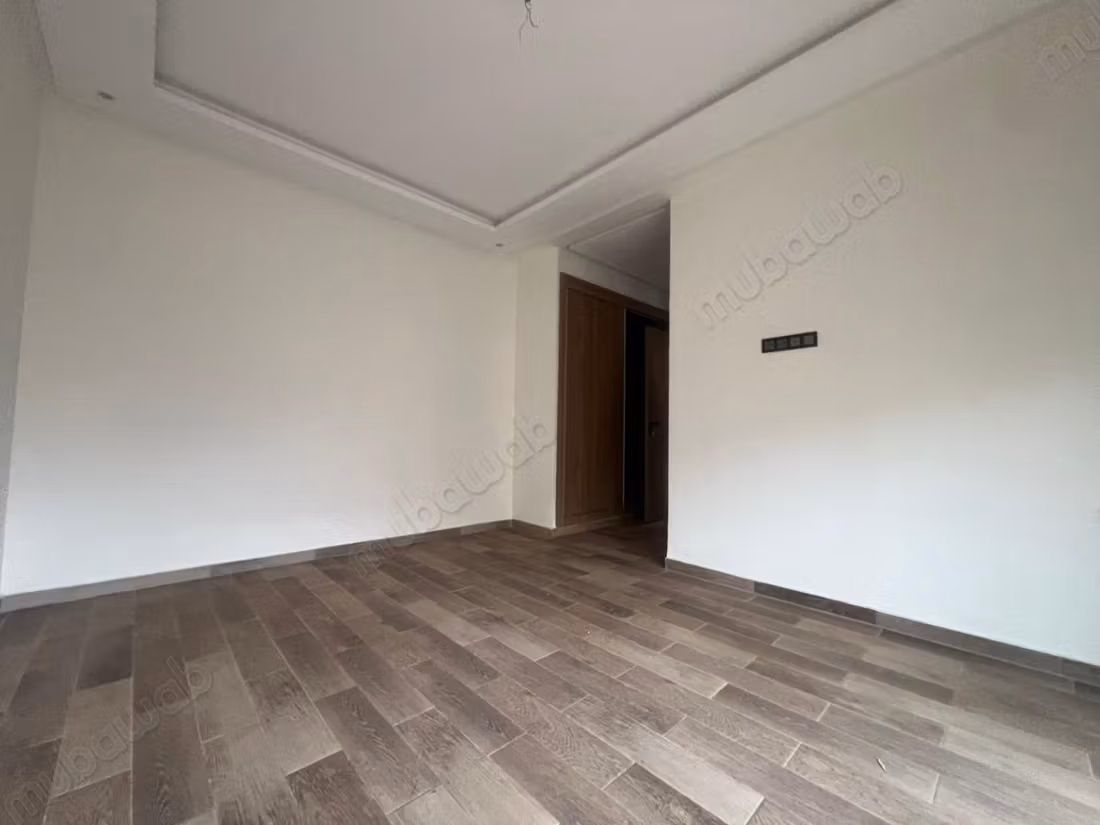 Magnifica villa a Chrifia. 2 camere confortevoli. Ascensore e posti auto e giardino di 150m2.