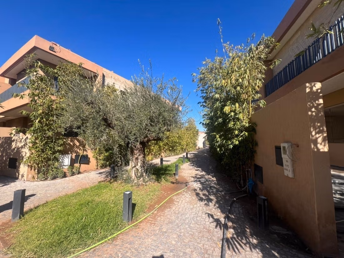 Magnifica villa a Chrifia. 2 camere confortevoli. Ascensore e posti auto e giardino di 150m2.