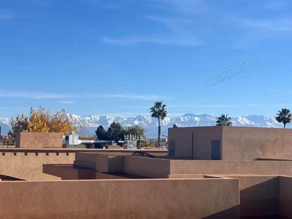 Magnifica villa a Chrifia. 2 camere confortevoli. Ascensore e posti auto e giardino di 150m2.