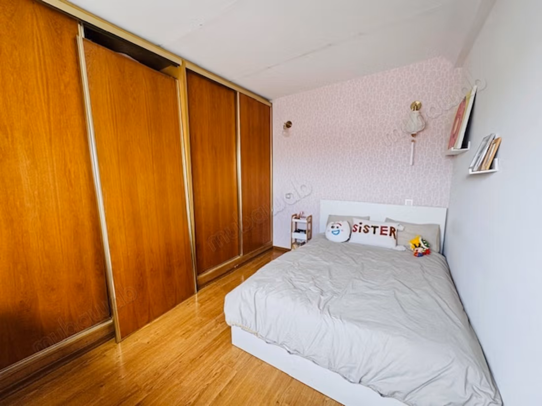 Dernier etage terasse. Proche ecoles francaises marche…
