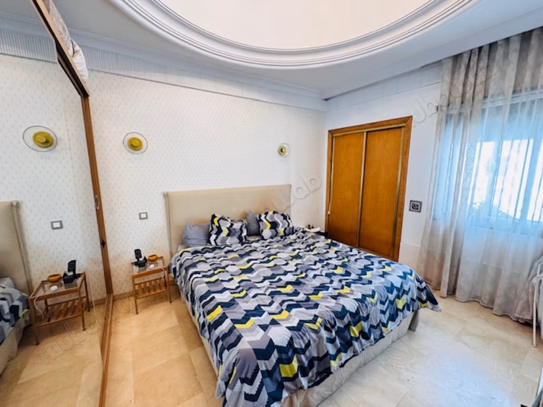 Dernier etage terasse. Proche ecoles francaises marche…