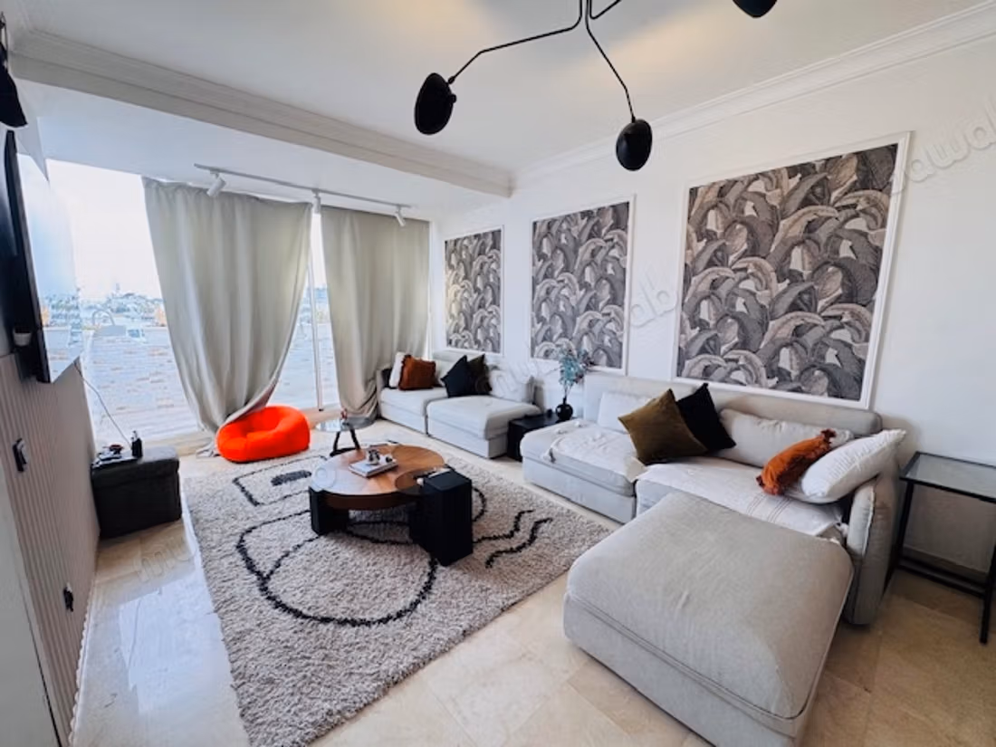 Dernier etage terasse. Proche ecoles francaises marche…